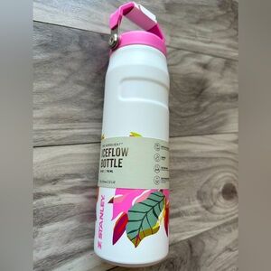 LIMITED EDITION Stanley 24 oz. w/ Flip Straw